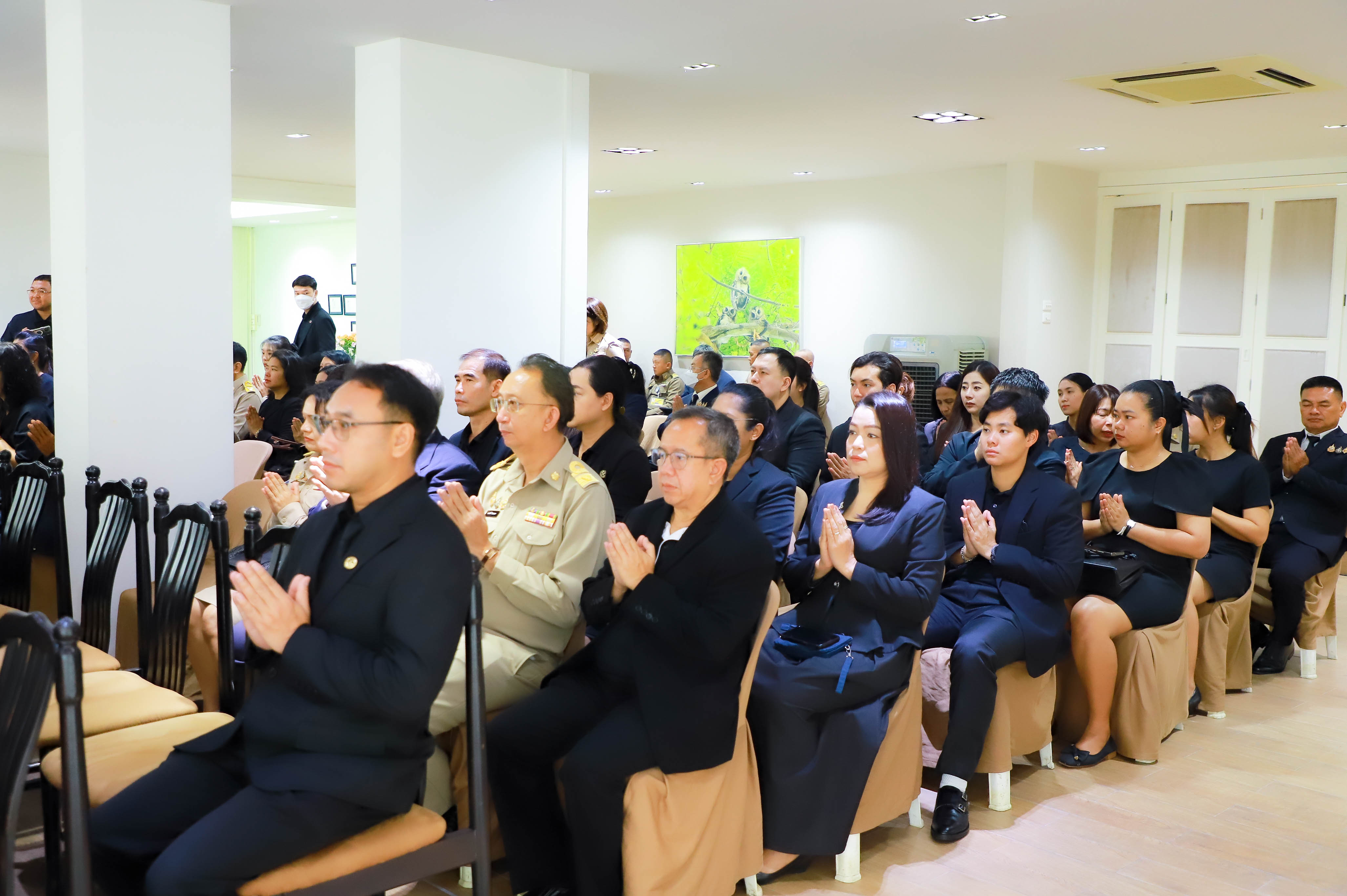 title - ส.ป.ก. เข้าร่วมพิธีเจริญพระพุทธมนต์บำเพ็ญพระราชกุศล ถวายความอาลัยแด่ สมเด็จพระนางเจ้าสิริกิติ์ พระบรมราชินีนาถ พระบรมราชชนนีพันปีหลวง และสมเด็จพระเจ้าลูกเธอ เจ้าฟ้าพัชรกิติยาภา นเรนทิราเทพยวดี กรมหลวงราชสาริณีสิริพัชร มหาวัชรราชธิดา